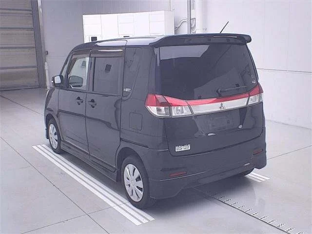 Mitsubishi DELICA D2 — фото 2