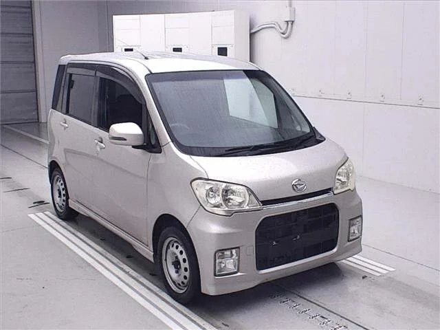 Daihatsu TANTO EXE — фото 1