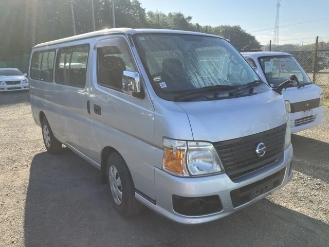 Nissan CARAVAN — фото 1