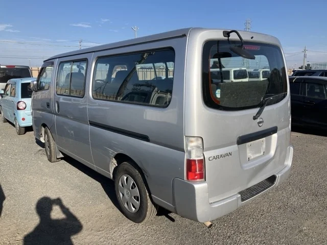 Nissan CARAVAN — фото 2