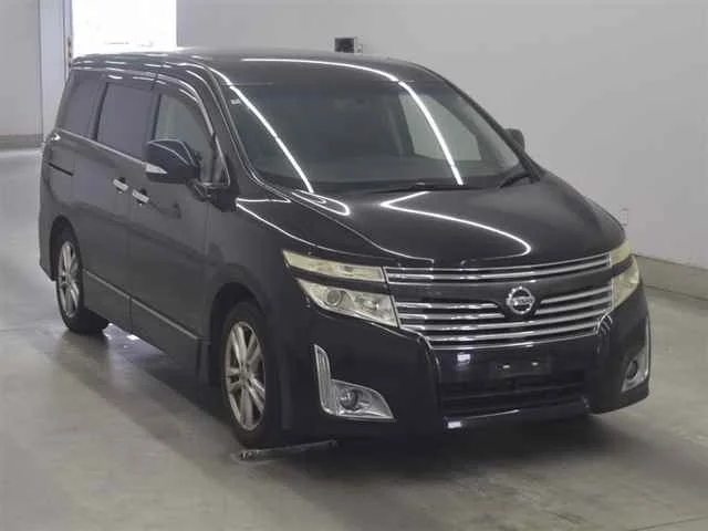 Nissan ELGRAND — фото 1