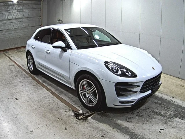 Porsche MACAN — фото 1