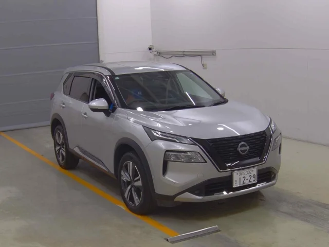 Nissan X-TRAIL — фото 1