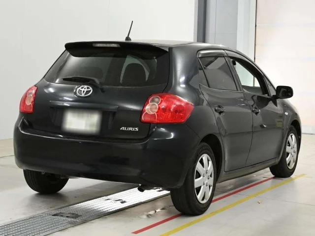 Toyota AURIS — фото 2