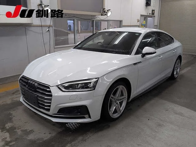 Audi A5 — фото 1