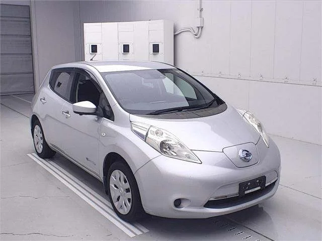 Nissan LEAF — фото 1