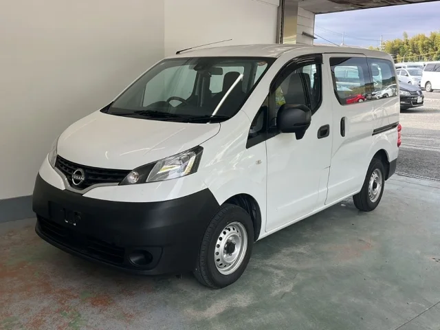 Nissan NV200 — фото 1