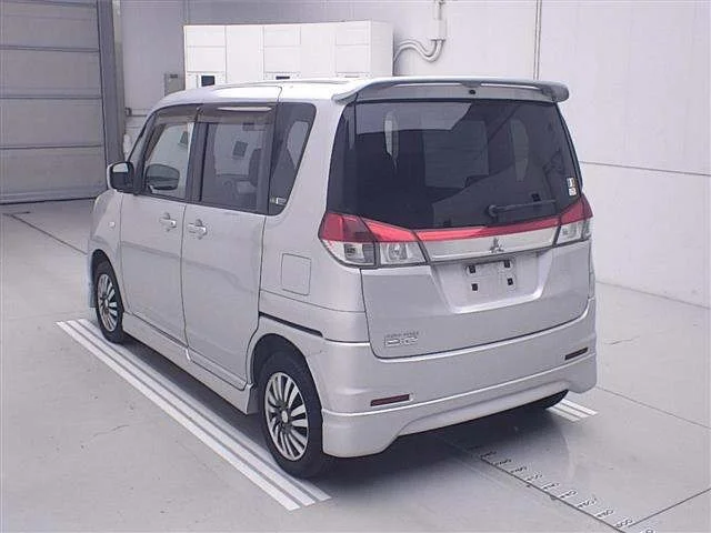 Mitsubishi DELICA D2 — фото 2