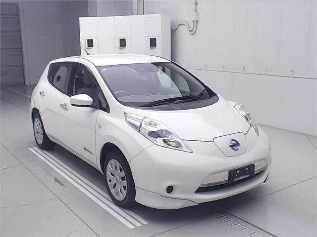 Nissan LEAF — фото 1