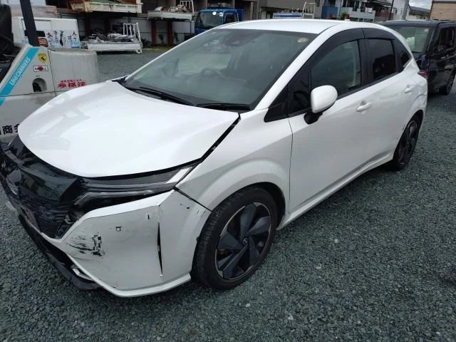 Nissan AURA