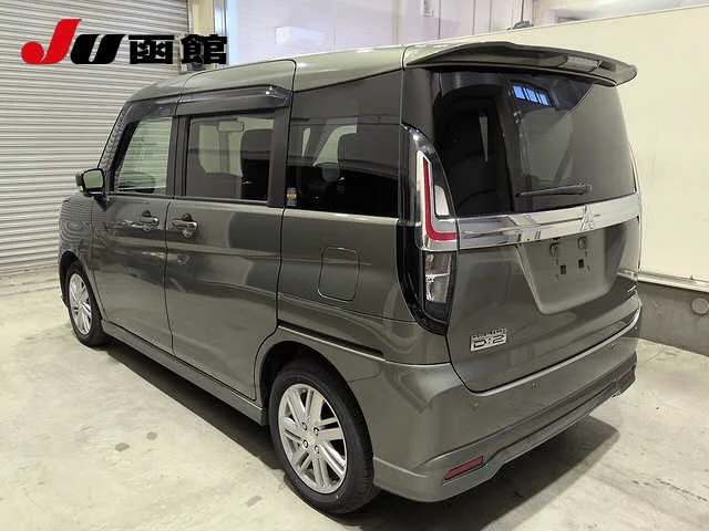 Mitsubishi DELICA D2 — фото 2