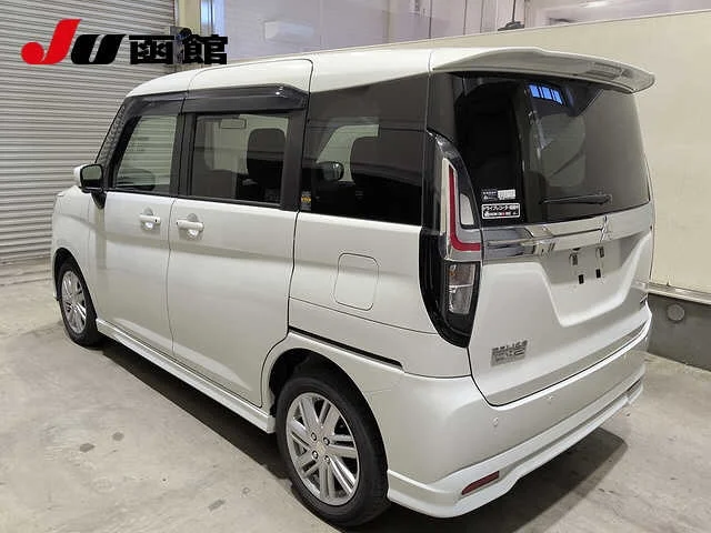 Mitsubishi DELICA D2 — фото 2