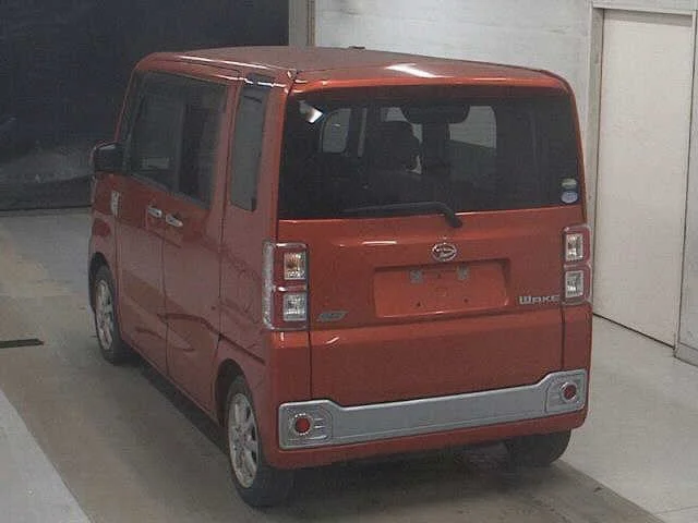 Daihatsu WAKE — фото 2