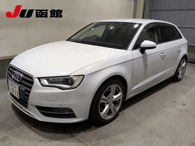 Audi A3 — фото 1