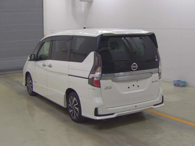 Nissan SERENA — фото 2