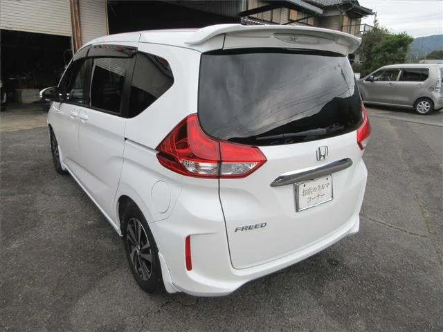 Honda FREED — фото 2