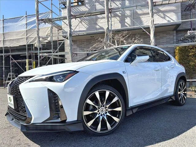 Lexus UX — фото 1