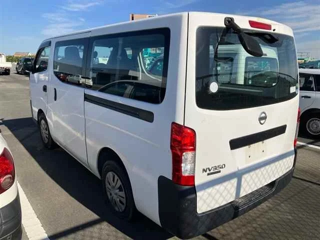 Nissan CARAVAN — фото 2