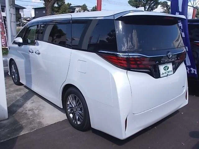 Toyota ALPHARD — фото 2