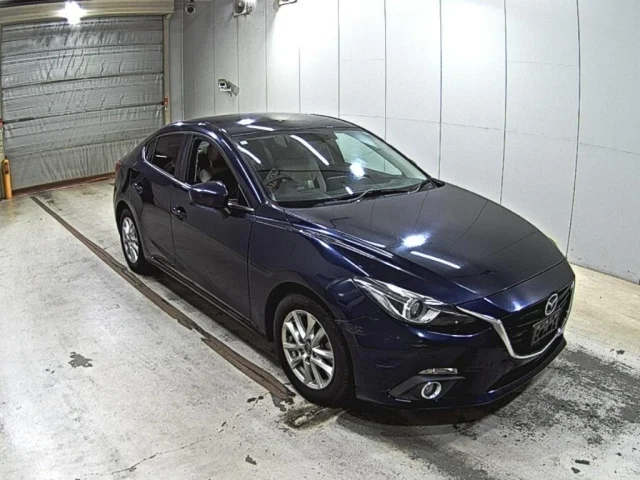 Mazda AXELA — фото 1