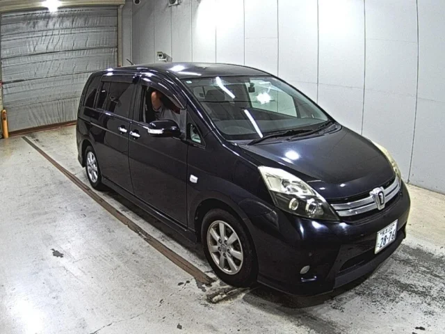 Toyota ISIS