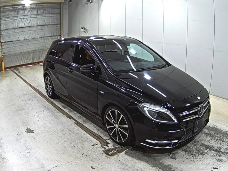 Mercedes-Benz B CLASS — фото 1