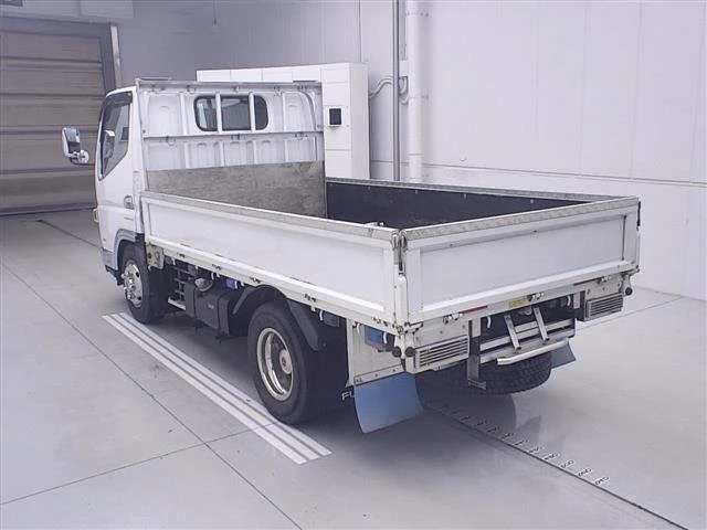 Mitsubishi CANTER — фото 2