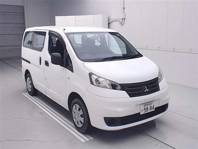 Mitsubishi DELICA — фото 1