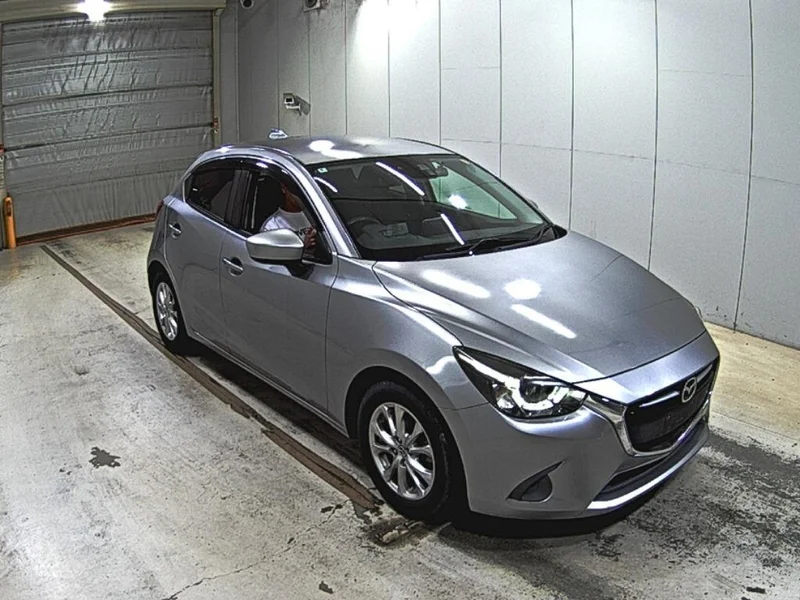 Mazda DEMIO — фото 1