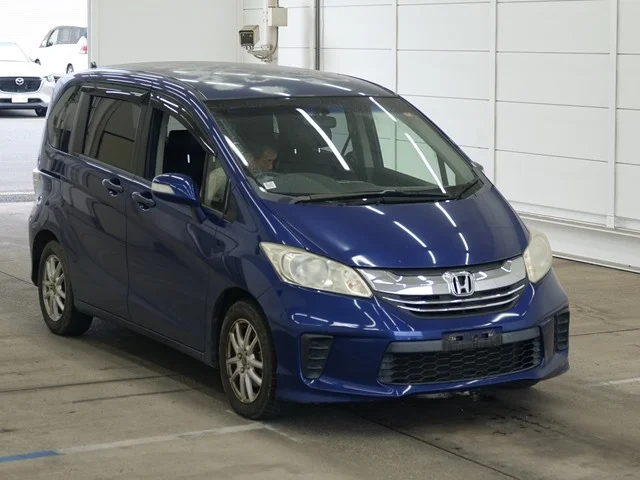 Honda FREED — фото 1