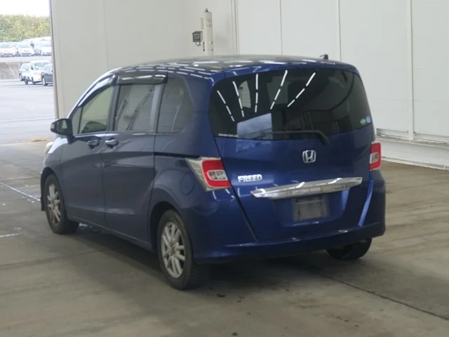 Honda FREED — фото 2