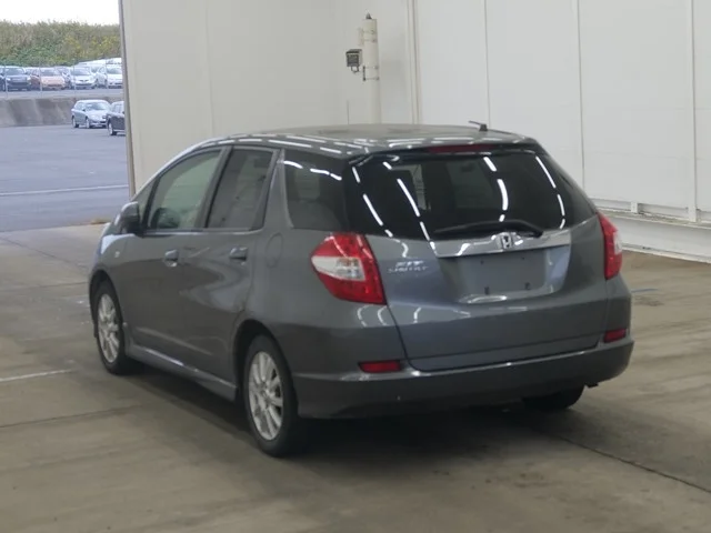 Honda FIT SHUTTLE — фото 2