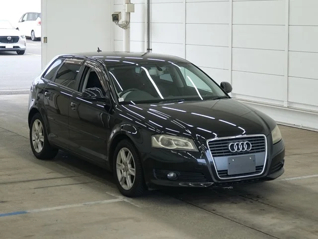 Audi A3 — фото 1
