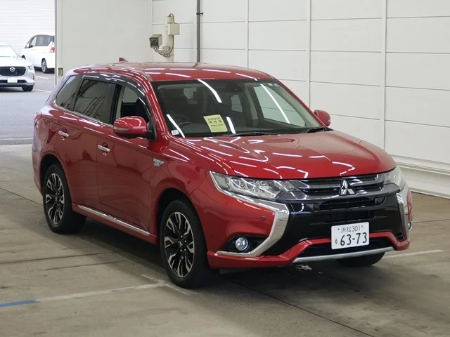 Mitsubishi OUTLANDER PHEV — фото 1