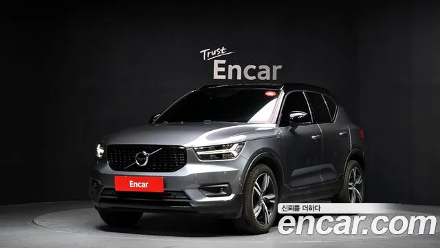 Volvo XC40 — фото 1