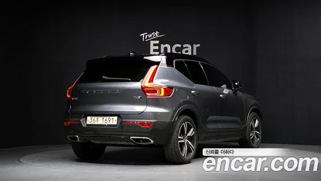 Volvo XC40 — фото 2