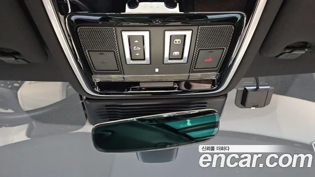 Land Rover Range Rover Velar — фото 17