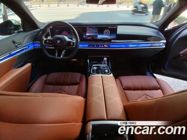 BMW 7-Series — фото 15
