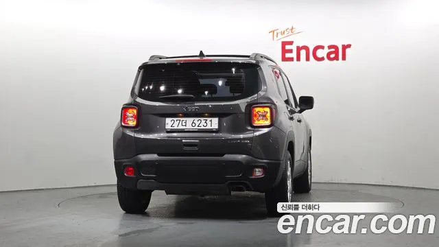 Jeep Renegade — фото 4