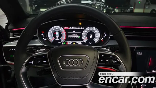 Audi A8 — фото 15