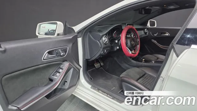 Mercedes-Benz A-Class — фото 10