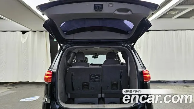 Kia Carnival — фото 20
