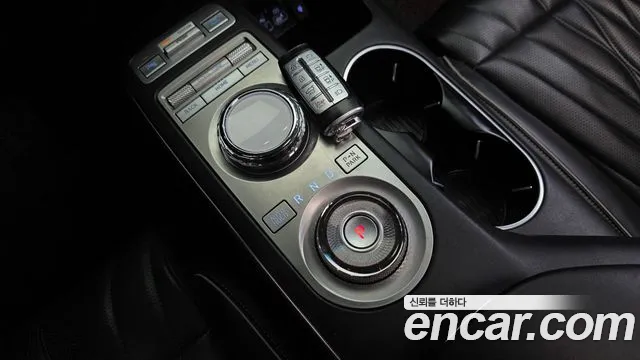 Genesis GV70 — фото 9
