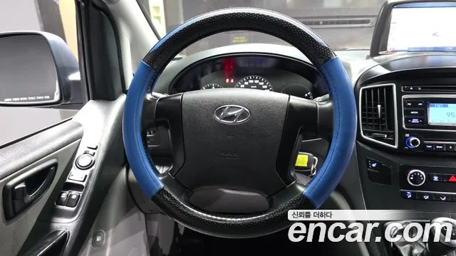 Hyundai Starex — фото 13