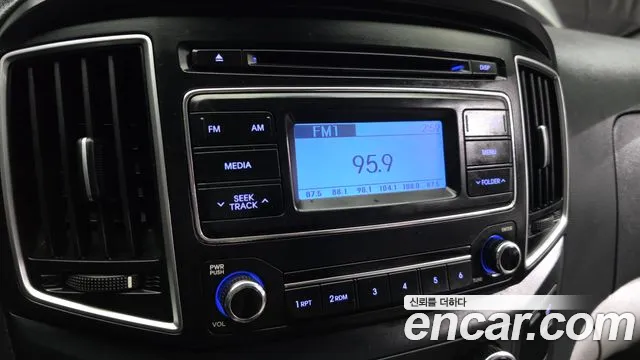 Hyundai Starex — фото 14
