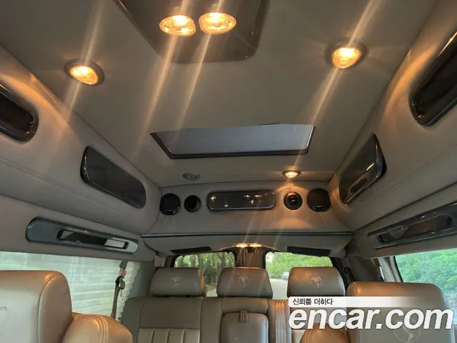 Chevrolet Express Van — фото 14