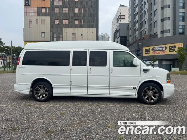 Chevrolet Express Van — фото 2