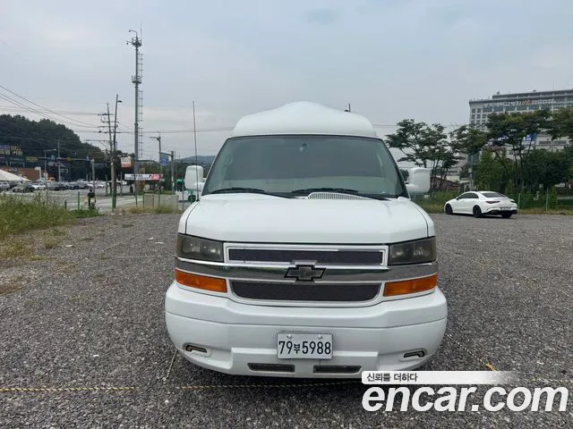 Chevrolet Express Van — фото 4
