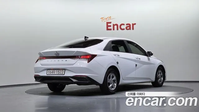 Hyundai Avante — фото 2