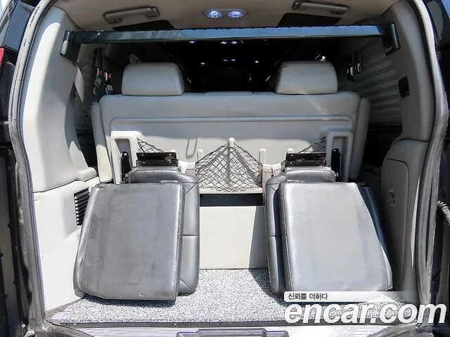 Chevrolet Express Van — фото 16